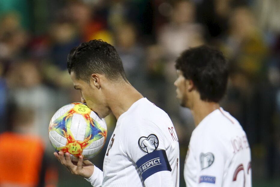 Cristiano Ronaldo marcou o seu 90º golo pela seleção