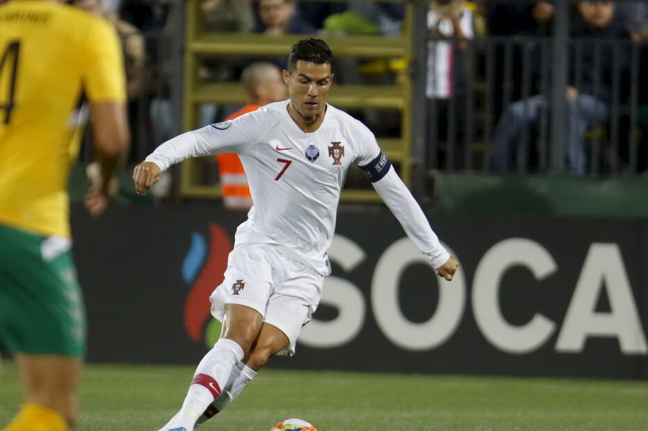 Cristiano Ronaldo marcou o seu 90º golo pela seleção