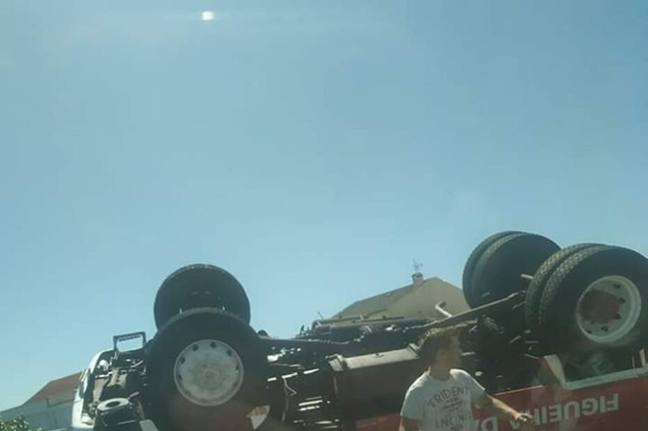 Bombeiros feridos em despiste a caminho de incêndio na Figueira da Foz