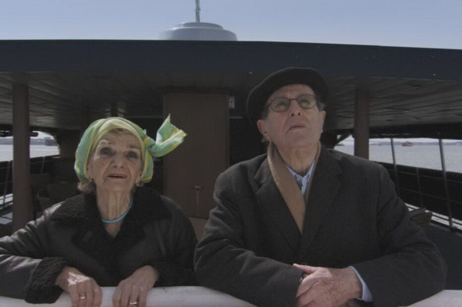 Maria Isabel Carvalhais (à direita)