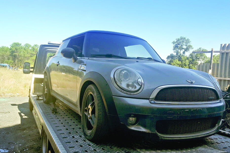 Viatura do futebolista foi encontrada numa sucateira 