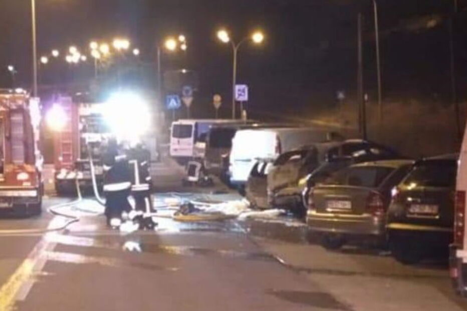 Incêndio destrói cinco carros na Amadora