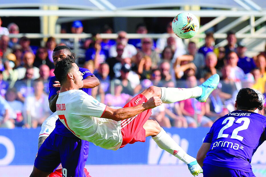 Cristiano Ronaldo tentou marcar num lance acrobático, mas ficou em branco  