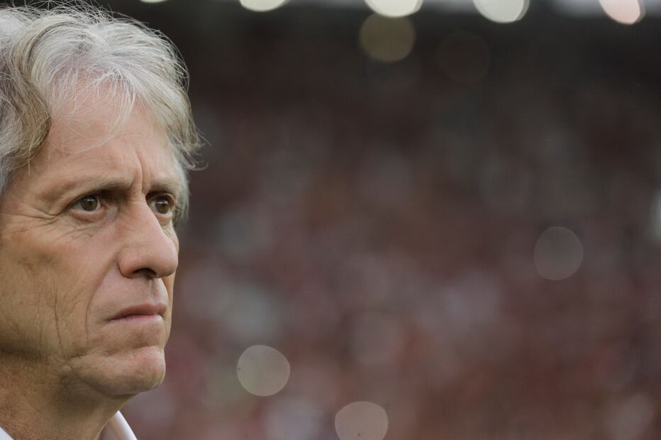 Jorge Jesus vira ídolo no Rio e Maracanã explode com cânticos para o 'mister' após nova vitória do Flamengo