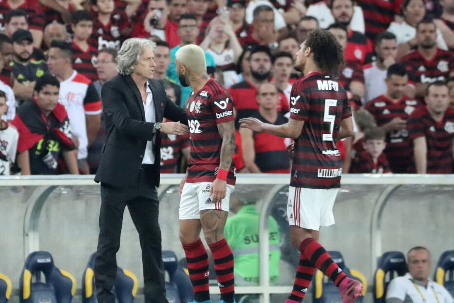 Jorge Jesus vira ídolo no Rio e Maracanã explode com cânticos para o 'mister' após nova vitória do Flamengo