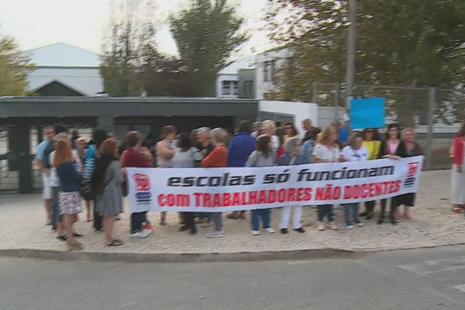 Escolas secundárias de Sintra em protesto devido a falta de funcionários