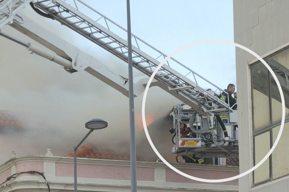 Incêndio consome prédio em Setúbal