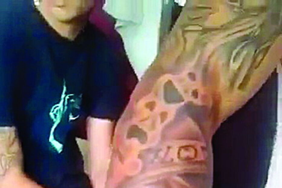 Recluso exibiu tatuagem na rede social Facebook  