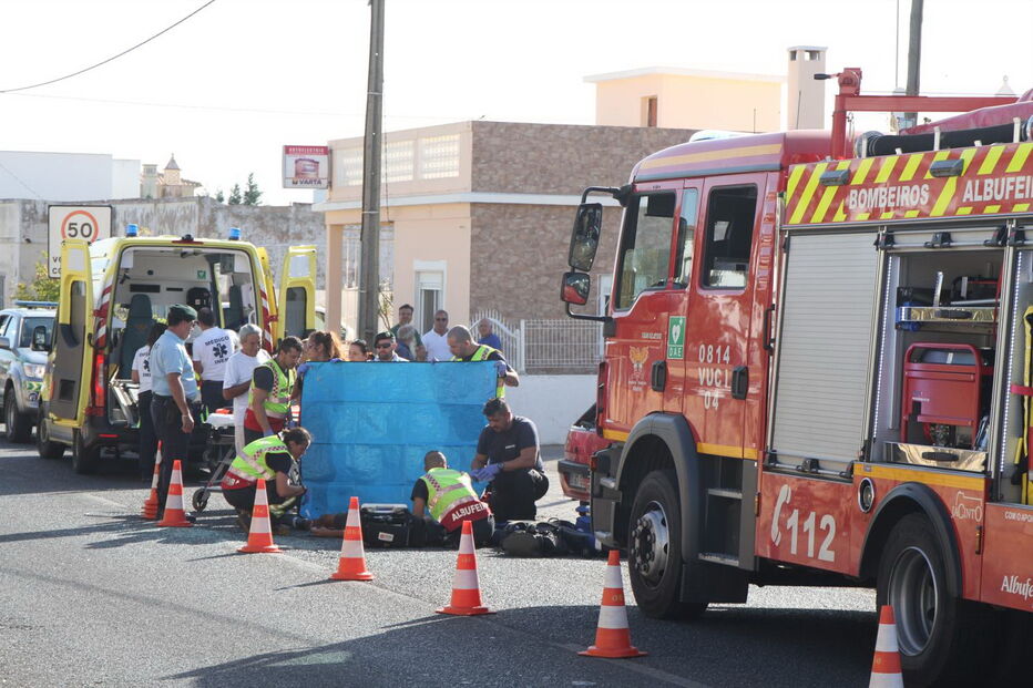 Motociclista gravemente ferido após colisão com carro em Albufeira  