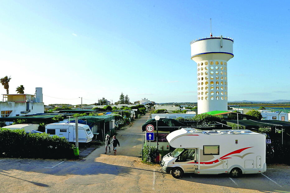Espaço localizado na praia de Faro era gerido pelos utentes desde 2010 após a assinatura de um contrato de comodato    