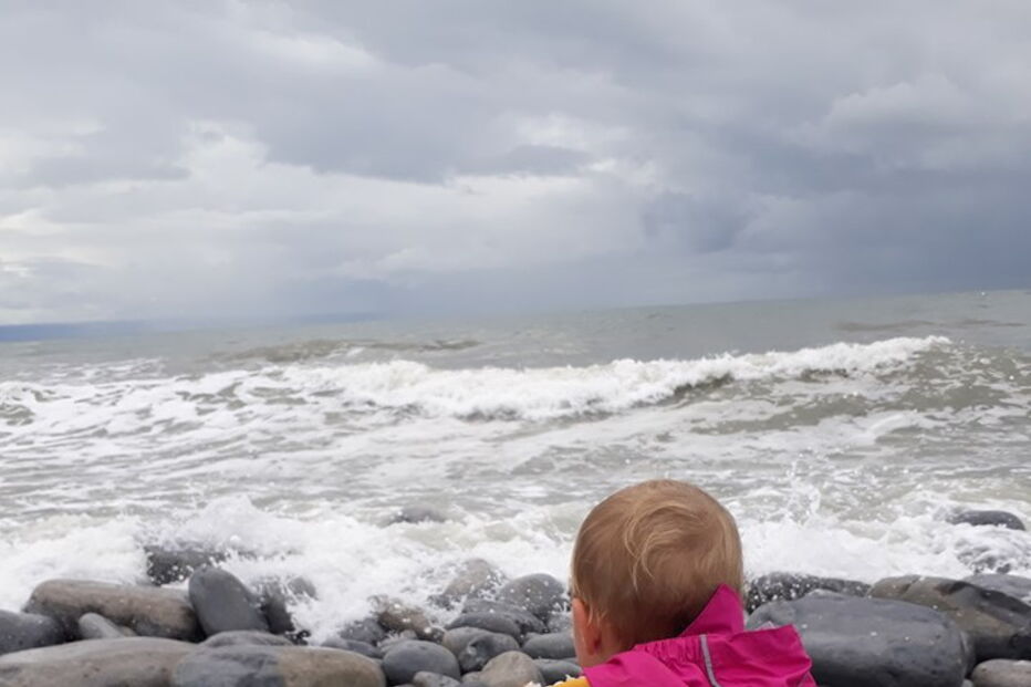 Casal esconde sexo do filho de 17 meses para o proteger do 