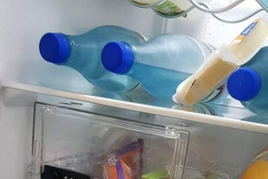 Homem instala cofre no frigorífico para impedir a noiva de comer os seus chocolates