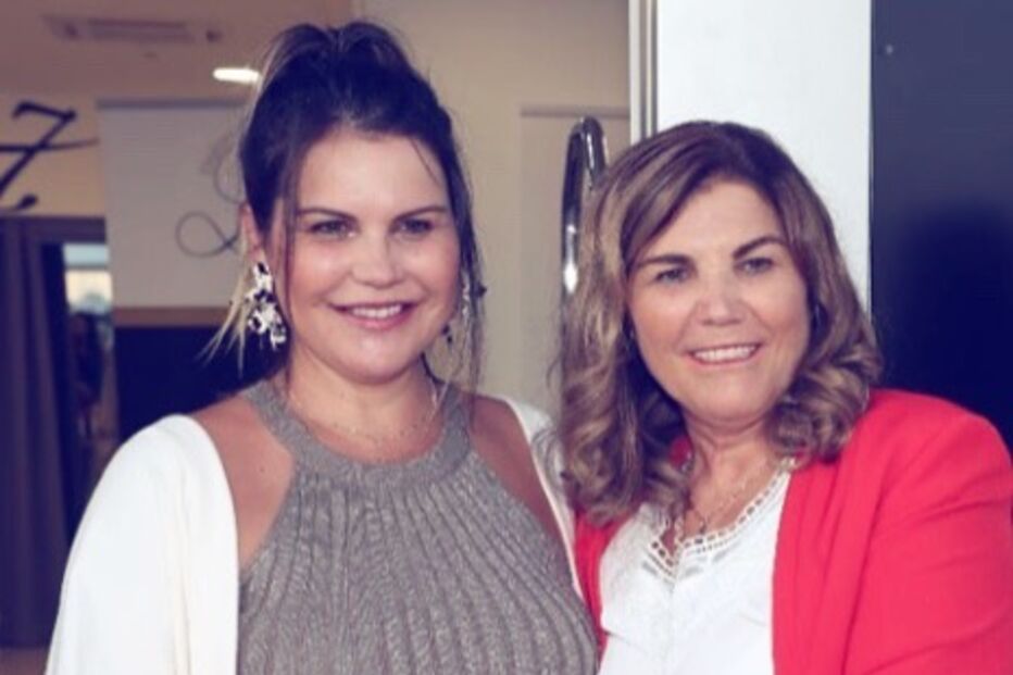 Katia Aveiro, ainda grávida de Valentina, com a mãe, Dolores