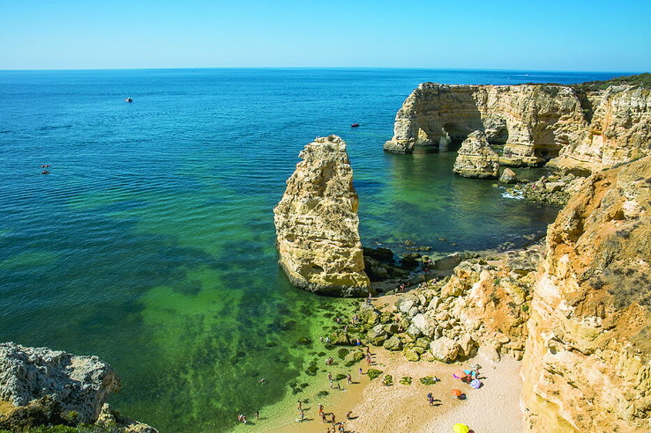 Praia da Marinha, em Lagoa