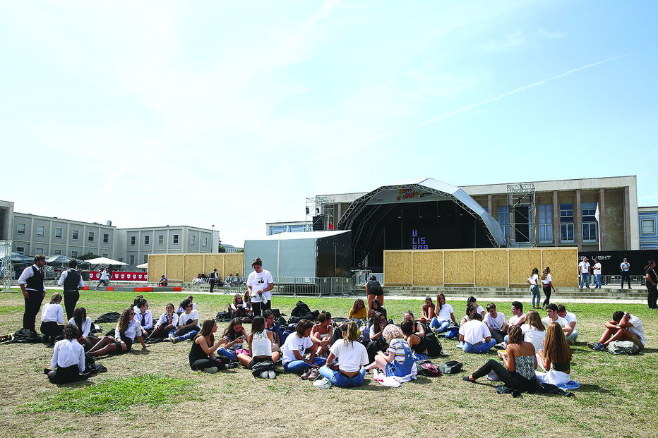 Convívio entre estudantes recém-chegados à Universidade de Lisboa e ‘veteranos’ da academia marcou boas-vindas