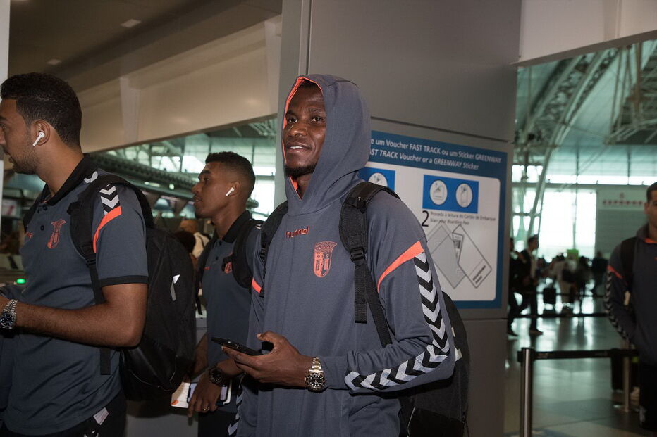 Partida do SC Braga para Wolverhampton em Inglaterra, do Aeroporto Sá Carneiro, na Maia (Porto)