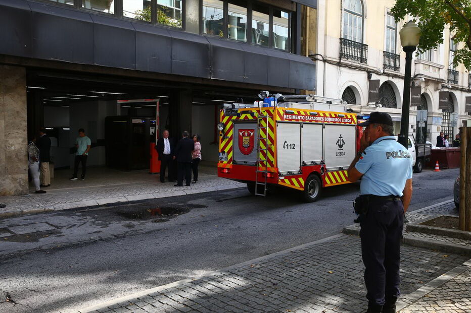 Técnico morre em queda de elevador do 17.º andar em edifício do banco BPI