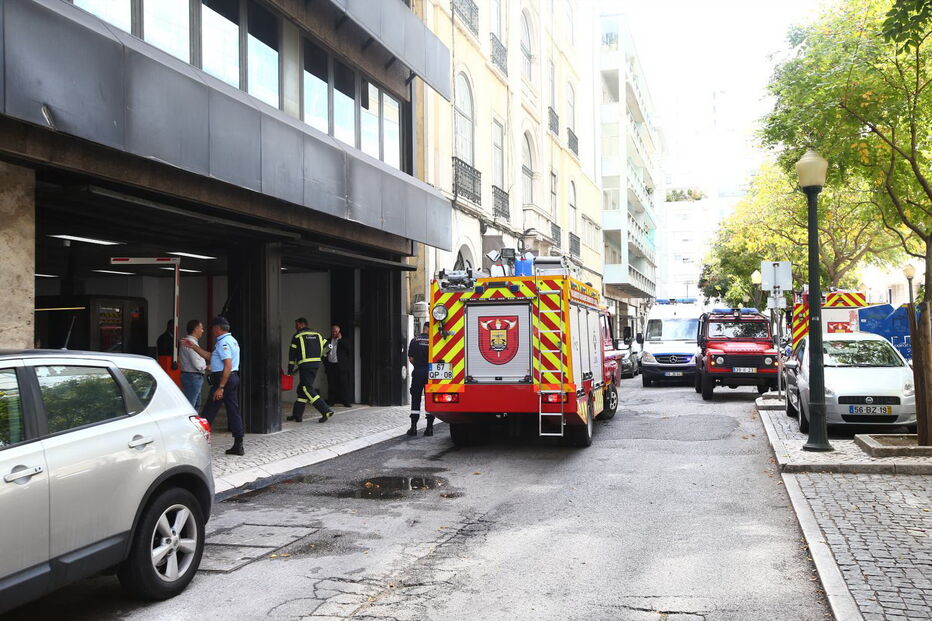 Técnico morre em queda de elevador do 17.º andar em edifício do banco BPI