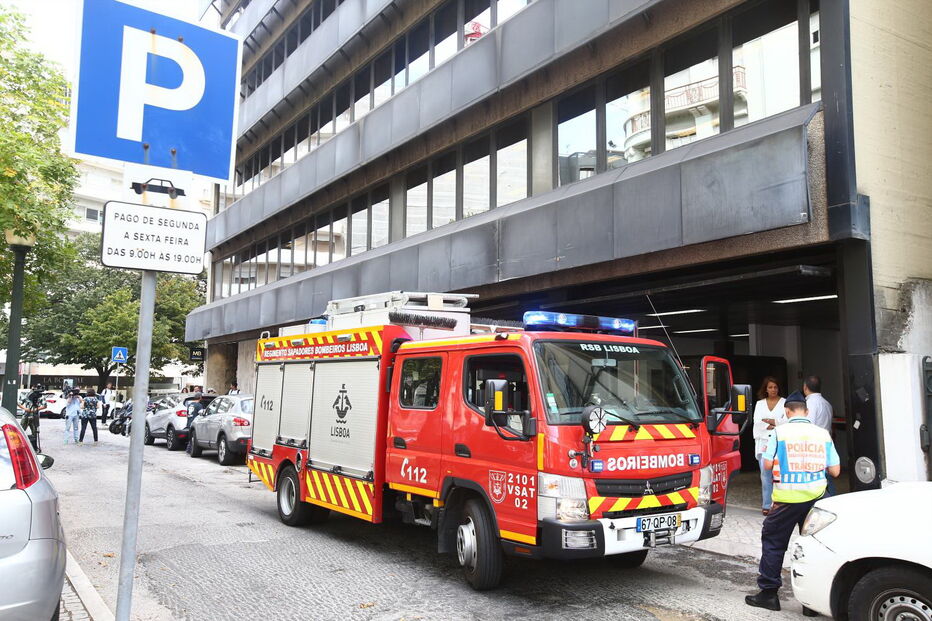 Técnico morre em queda de elevador do 17.º andar em edifício do banco BPI