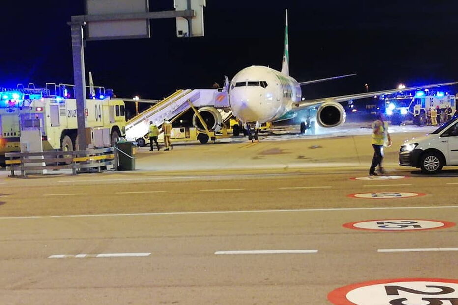 Incêndio no trem traseiro de avião da Transavia