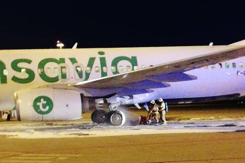 Incêndio no trem traseiro de avião da Transavia