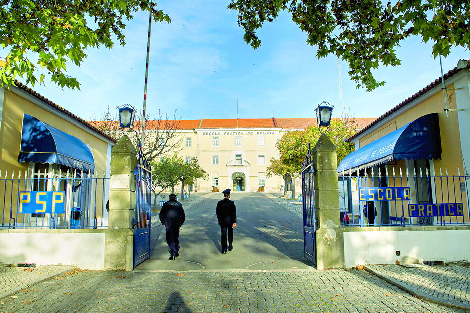Sindicato da PSP garante que a comida na escola onde se formam os agentes não tem qualidade  