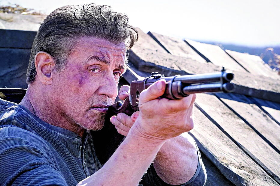 John Rambo começa a ação do novo filme em reclusão num rancho, mas um rapto vai obrigá-lo a agir a todo o custo 