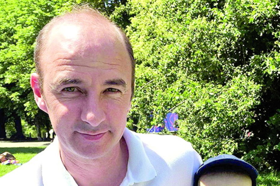 Amadeu com Tomás ao colo, há três anos 