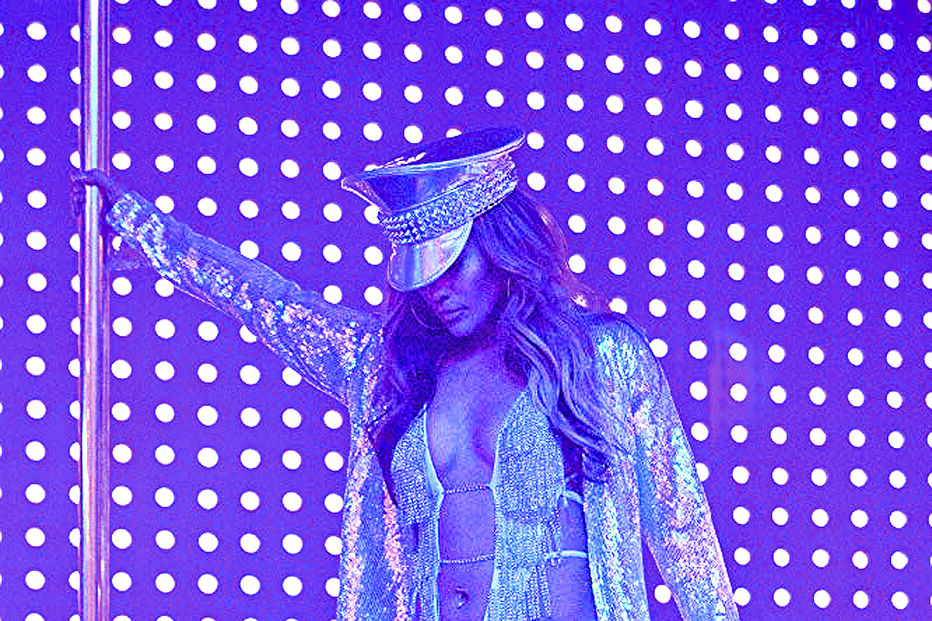 Cantora regressa ao grande ecrã com personagem provocadora em 