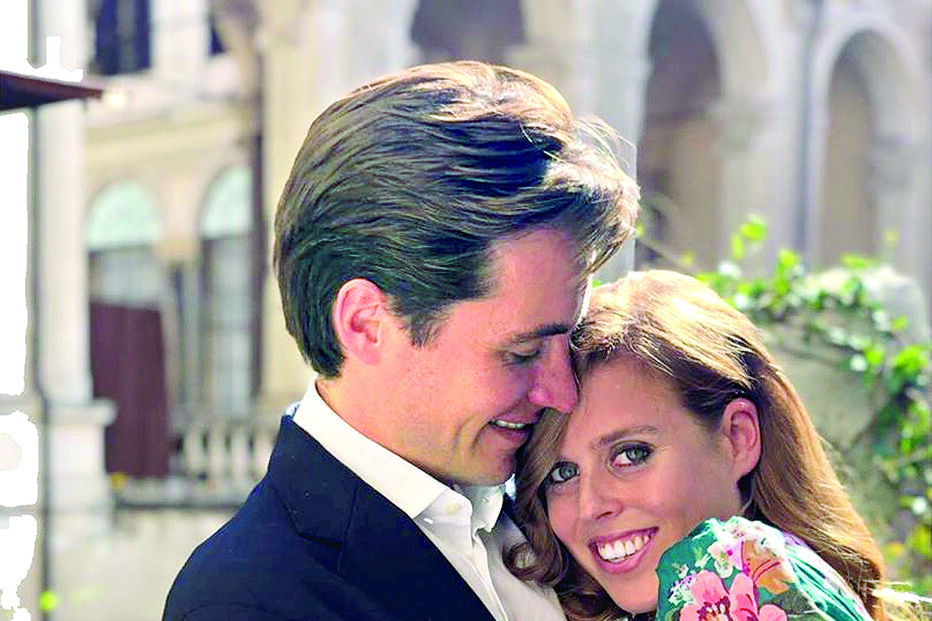 Beatrice e Edoardo na fotografia partilhada com o comunicado oficial