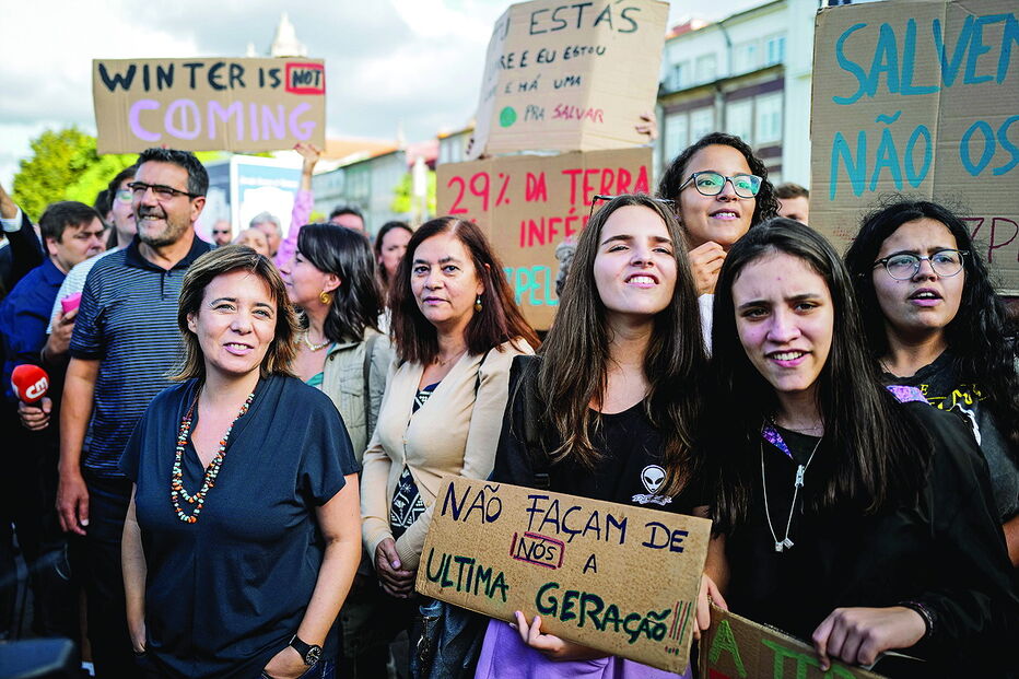 Catarina Martins associou-se à greve climática na manifestação de Braga