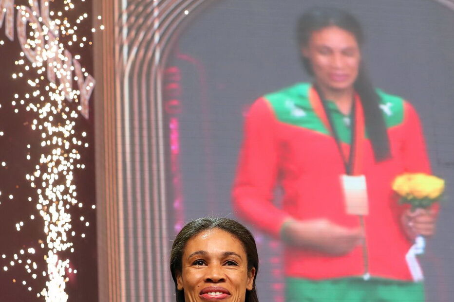 Naide Gomes recebe 10 anos depois a medalha a que tinha direito