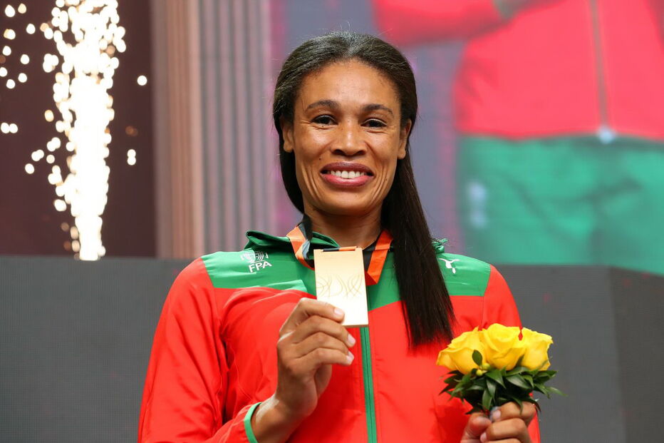 Naide Gomes recebe 10 anos depois a medalha a que tinha direito