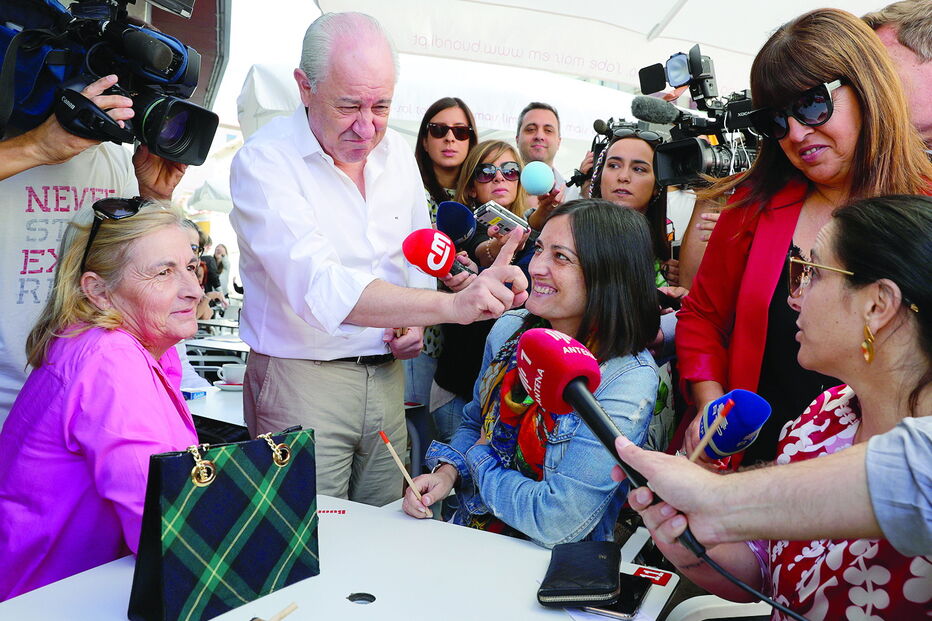 Rui Rio esteve bem-disposto nas ruas de Bragança