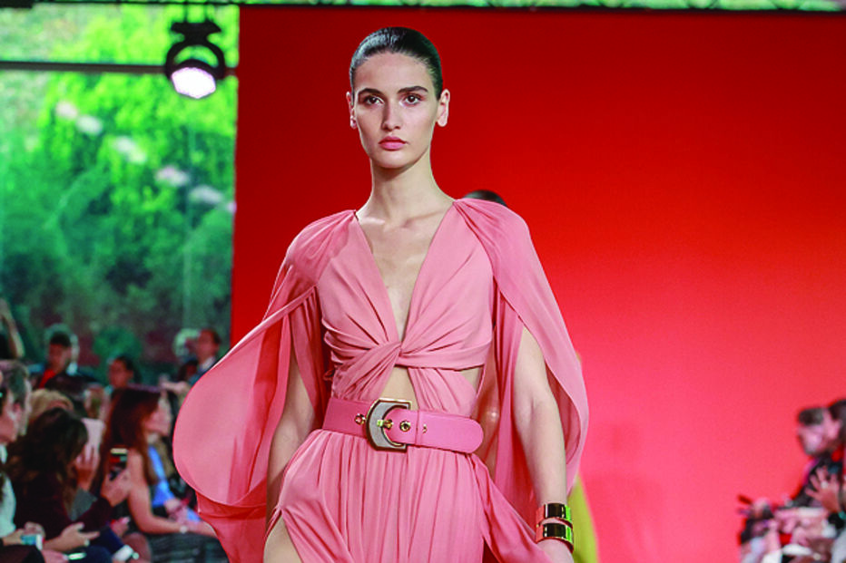 Vestidos longos marcam a estação  