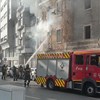 Prédio devoluto em chamas obriga à evacuação de edifícios contíguos em Campolide