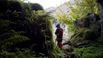 Subida das águas impede saída dos portugueses da gruta em Espanha. Conheça os planos para resgatar o grupo