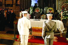 Guarda de honra ao féretro que esteve nos Jerónimos