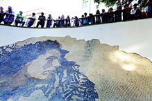 Inauguração da obra de Vhils dedicada à memória da cantora, em Alfama 