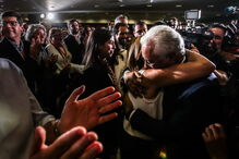 Costa celebra com a mulher, Fernanda Maria Goncalves Tadeu 