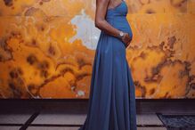 Cláudia Vieira mostra barriga de grávida