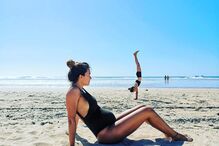 Cláudia Vieira mostra barriga de grávida