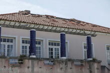 Prejuízos provocados na região Centro pela tempestade Leslie ainda são bem visíveis em alguns edifícios na Figueira da Foz