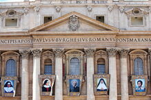 Irmã Dulce passa a ser Santa Dulce dos Pobres por lhe terem sido reconhecidos dois milagres pelo Vaticano