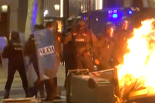 Manifestantes independentistas continuam nas ruas de Barcelona