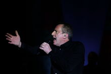 Mestres da pop eletrónica, Orchestral Manoeuvres in the Dark, deram lição de mestria numa Aula Magna praticamente esgotada.