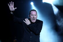 Mestres da pop eletrónica, Orchestral Manoeuvres in the Dark, deram lição de mestria numa Aula Magna praticamente esgotada.