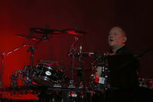 Mestres da pop eletrónica, Orchestral Manoeuvres in the Dark, deram lição de mestria numa Aula Magna praticamente esgotada.