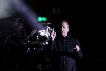 Mestres da pop eletrónica, Orchestral Manoeuvres in the Dark, deram lição de mestria numa Aula Magna praticamente esgotada.