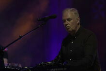 Mestres da pop eletrónica, Orchestral Manoeuvres in the Dark, deram lição de mestria numa Aula Magna praticamente esgotada.